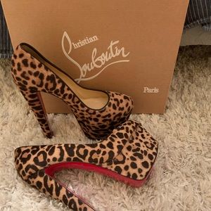 Leopard Christian louboutin / worn once